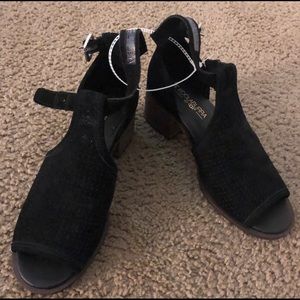 💕Koolaburra by UGG sandals💞